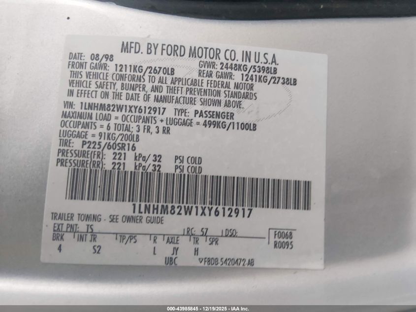 1999 Lincoln Town Car Signature VIN: 1LNHM82W1XY612917 Lot: 43985845