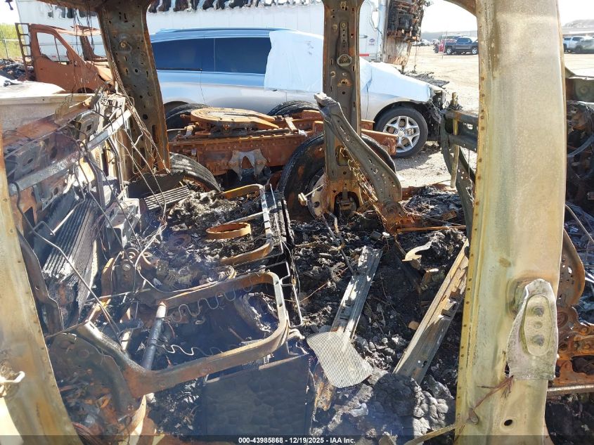 2022 GMC Sierra 1500 2Wd Short Box Slt VIN: 3GTPHDED1NG642157 Lot: 43985868