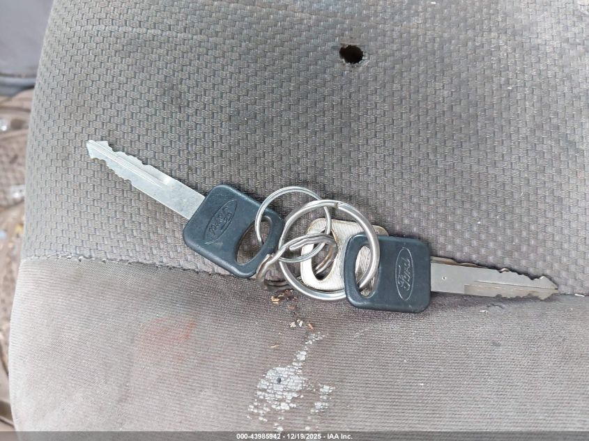 2000 Ford E-250 Commercial/Recreational VIN: 1FTNE24L2YHA29276 Lot: 43985942