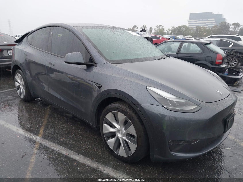 7SAYGDEE0PF802993 2023 Tesla Model Y Awd/Long Range Dual Motor All-Wheel Drive auction photo 1