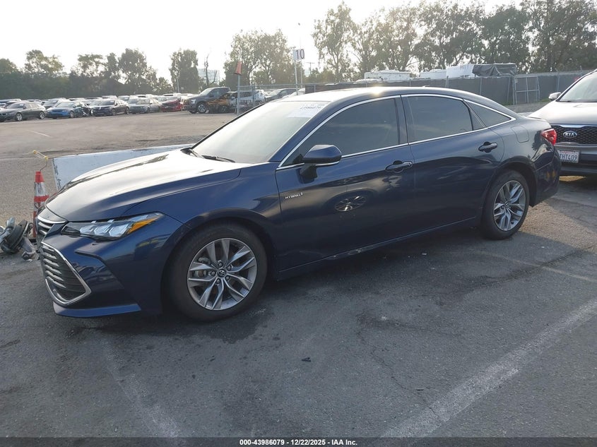 2020 Toyota Avalon Hybrid Xle