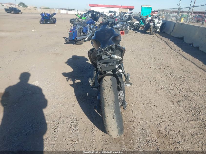 2025 Kawasaki Ex650 R VIN: ML5EXER1XSDAE3114 Lot: 43986186