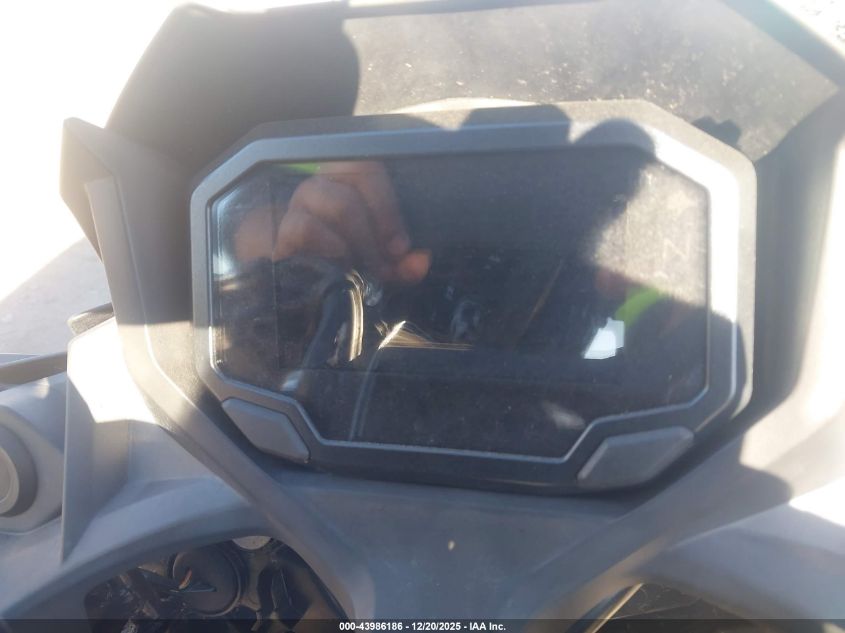 2025 Kawasaki Ex650 R VIN: ML5EXER1XSDAE3114 Lot: 43986186