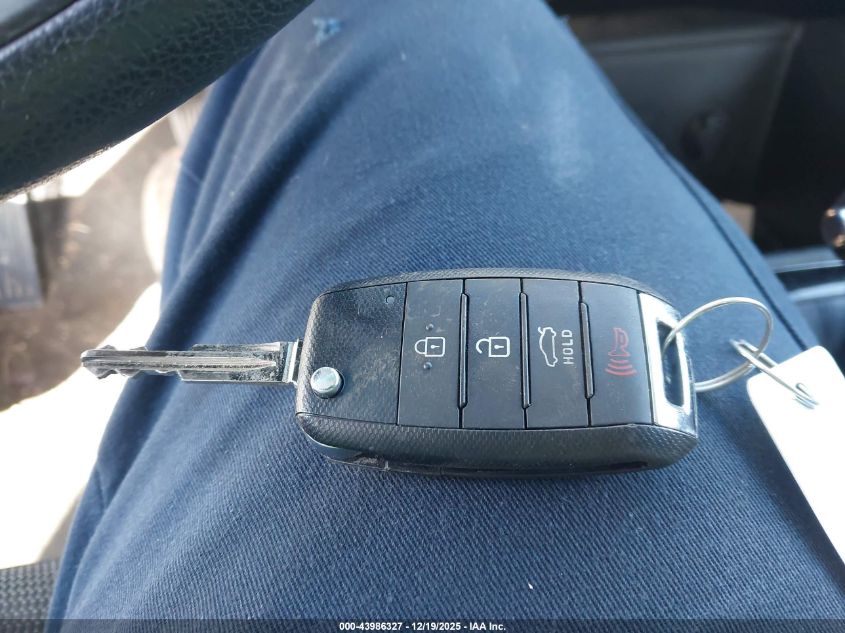 2018 Kia Forte Lx VIN: 3KPFK4A73JE196242 Lot: 43986327