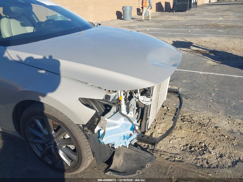 2023 Mazda 3 Preferred VIN: JM1BPALM8P1604621 Lot: 43986472