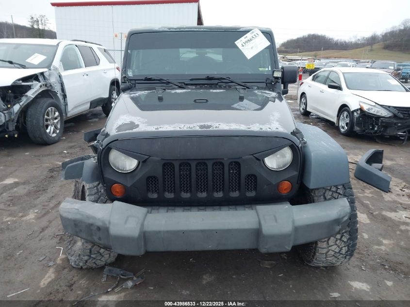 2009 Jeep Wrangler X VIN: 1J4FA241X9L726816 Lot: 43986533