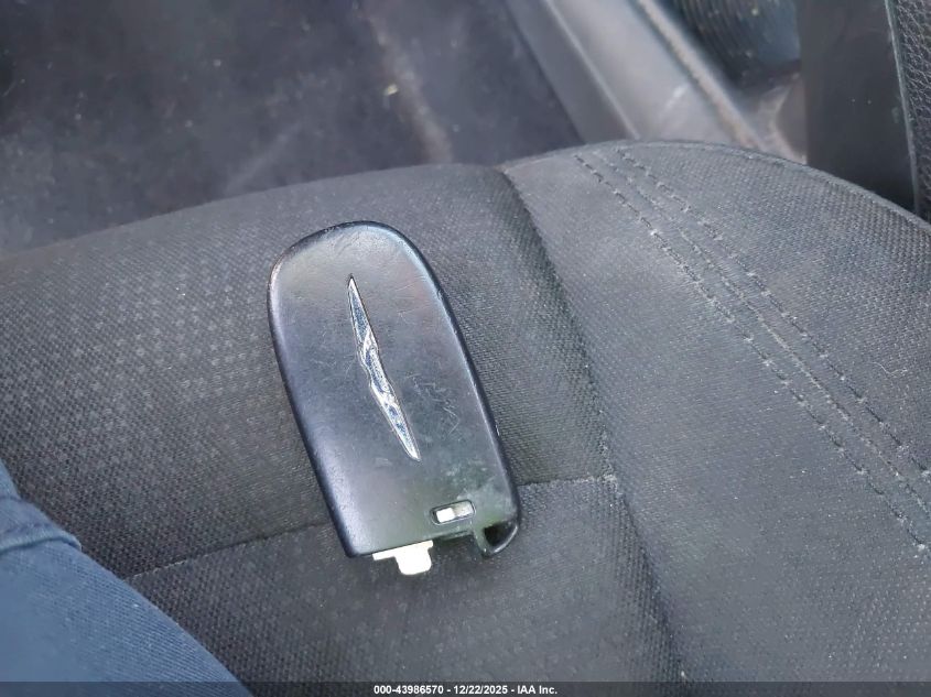 2015 Chrysler 200 Limited VIN: 1C3CCCAB6FN624620 Lot: 43986570