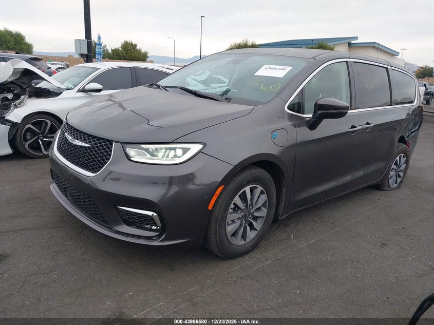 2023 Chrysler Pacifica Hybrid Touring L