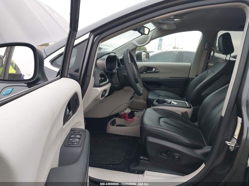 2023 Chrysler Pacifica Hybrid Touring L