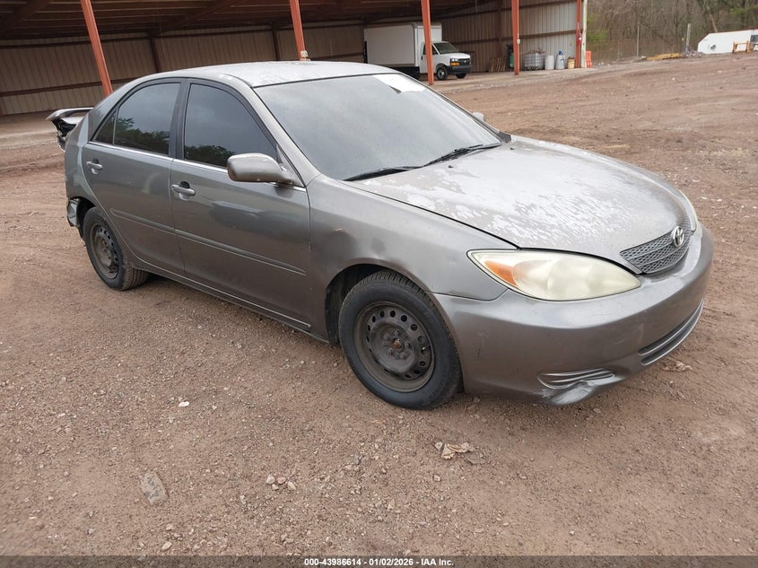 4T1BE32K12U569182 2002 Toyota Camry Le auction photo 1