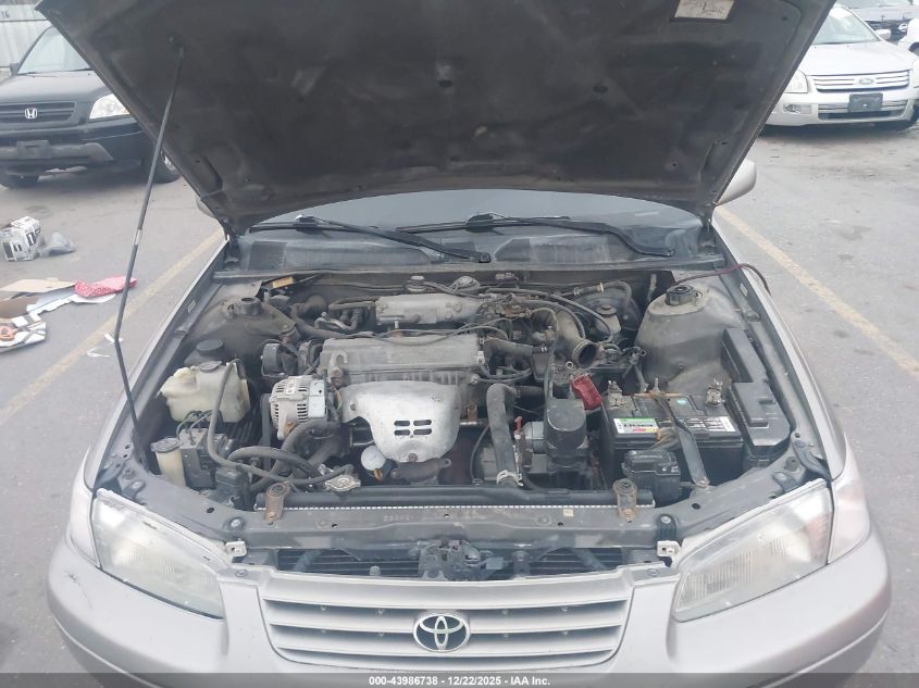 1999 Toyota Camry Le VIN: 4T1BG22K1XU483012 Lot: 43986738