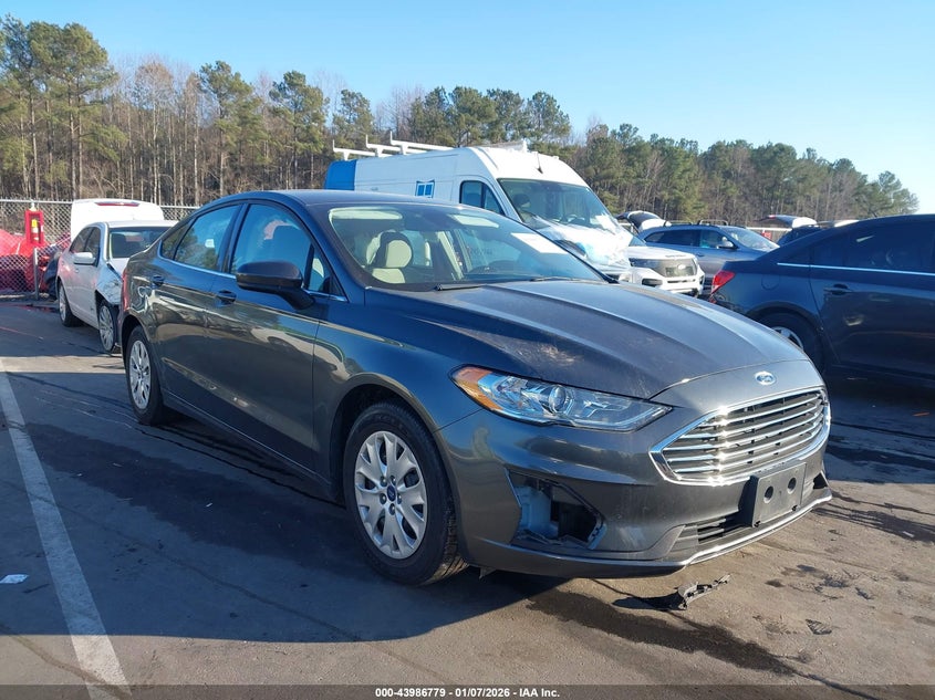 FORD FUSION 2019. Lot# 43986779. VIN 3FA6P0G71KR229112. Photo 1