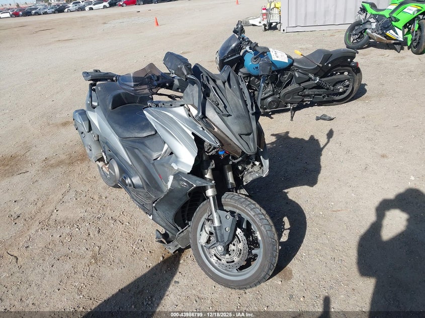 2022 KYMCO USA INC AK Gray VIN: RFBSAT543NB440747