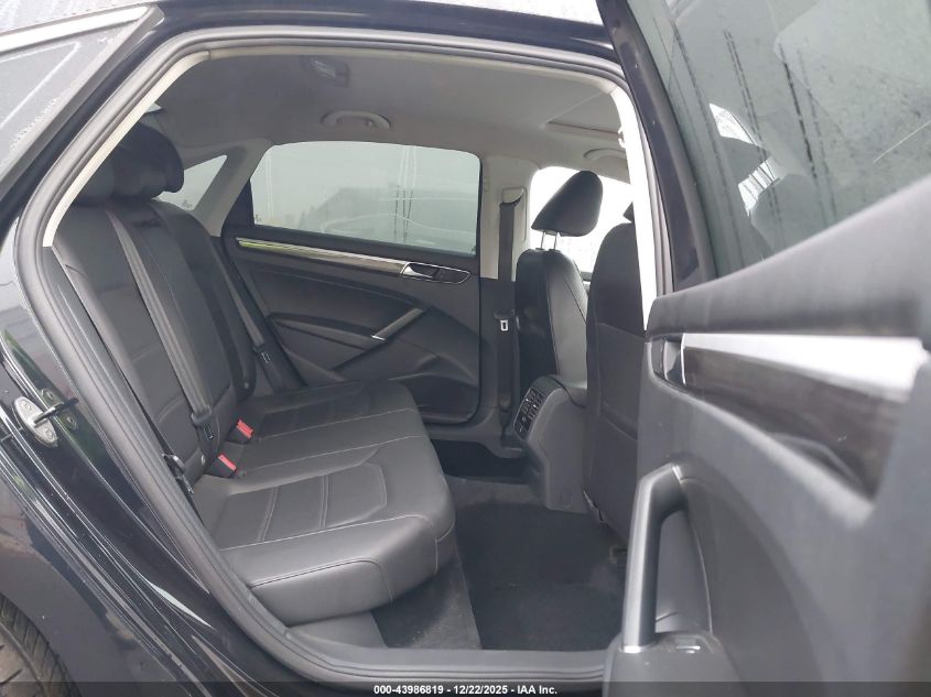 2017 Volkswagen Passat 1.8T Se VIN: 1VWBT7A3XHC059114 Lot: 43986819