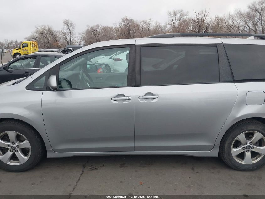 2018 Toyota Sienna Le 8 Passenger VIN: 5TDKZ3DC9JS944513 Lot: 43986823