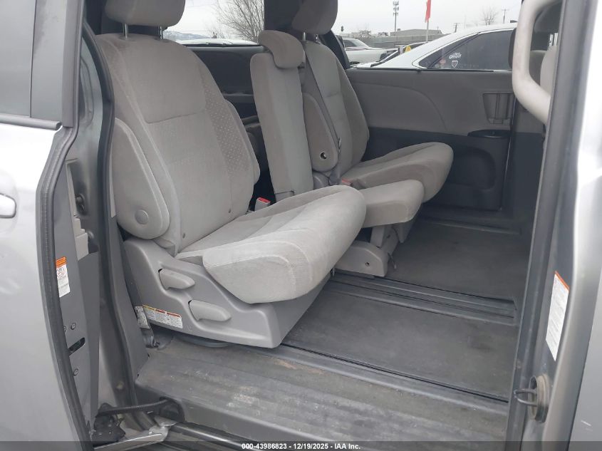 2018 Toyota Sienna Le 8 Passenger VIN: 5TDKZ3DC9JS944513 Lot: 43986823