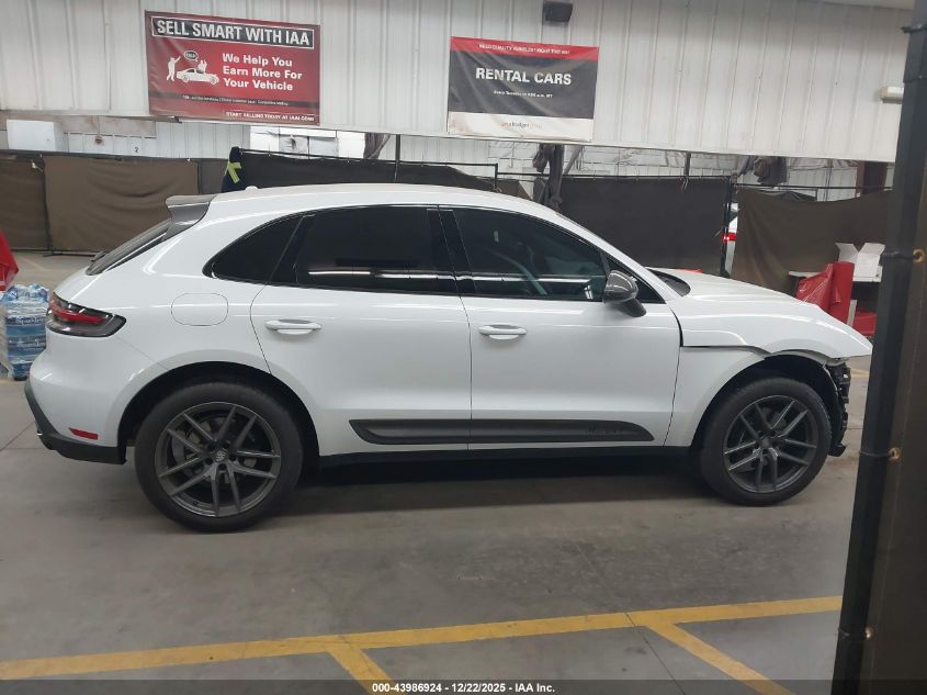 2024 Porsche Macan T VIN: WP1AA2A53RLB19422 Lot: 43986924