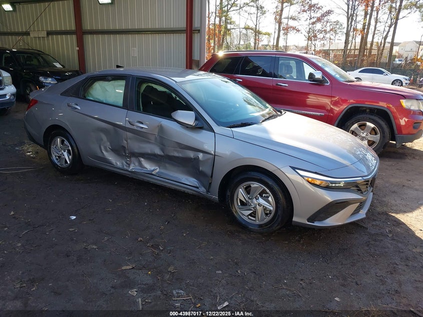 2025 Hyundai Elantra Se