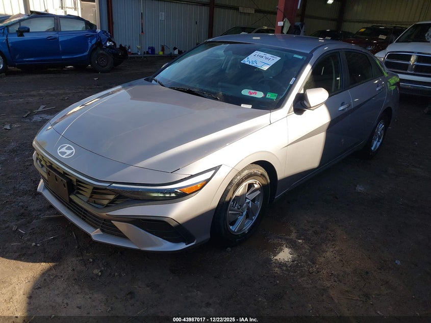 2025 Hyundai Elantra Se