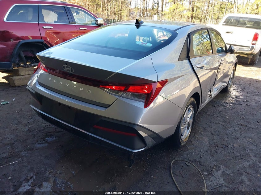 2025 Hyundai Elantra Se