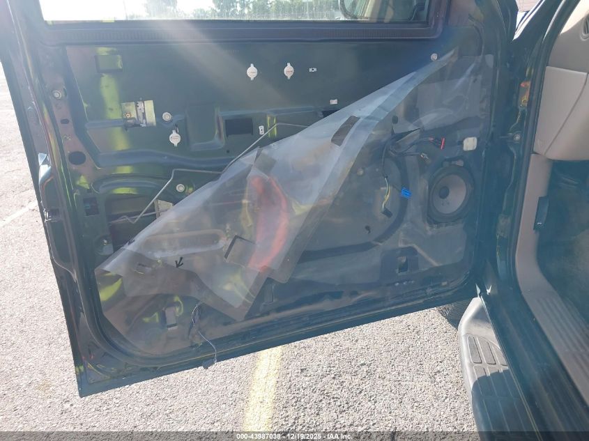 2003 Chevrolet Tahoe Ls VIN: 1GNEC13V23R127169 Lot: 43987038