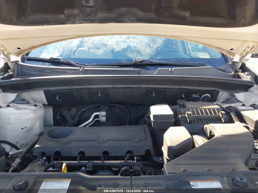 2011 Kia Sorento Lx VIN: 5XYKT3A15BG077999 Lot: 43987076