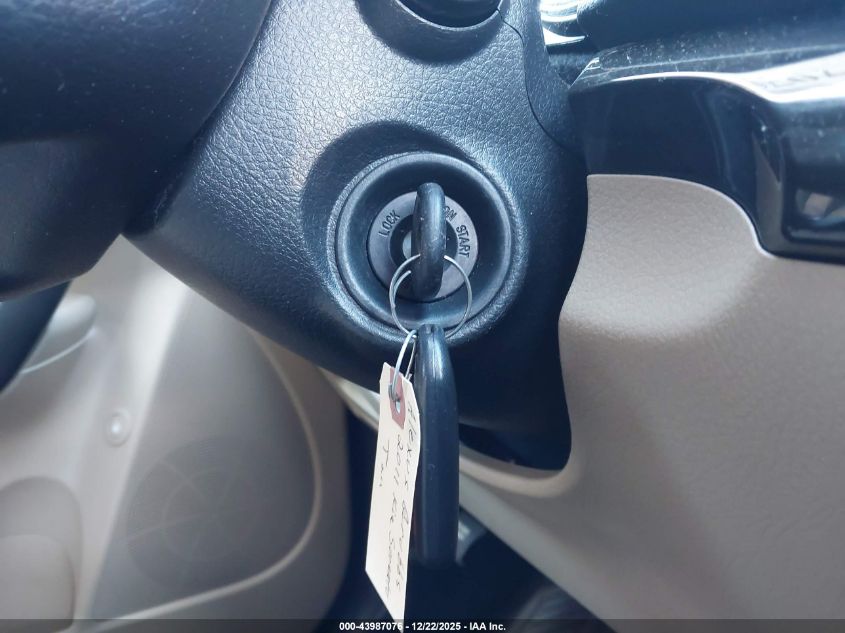 2011 Kia Sorento Lx VIN: 5XYKT3A15BG077999 Lot: 43987076