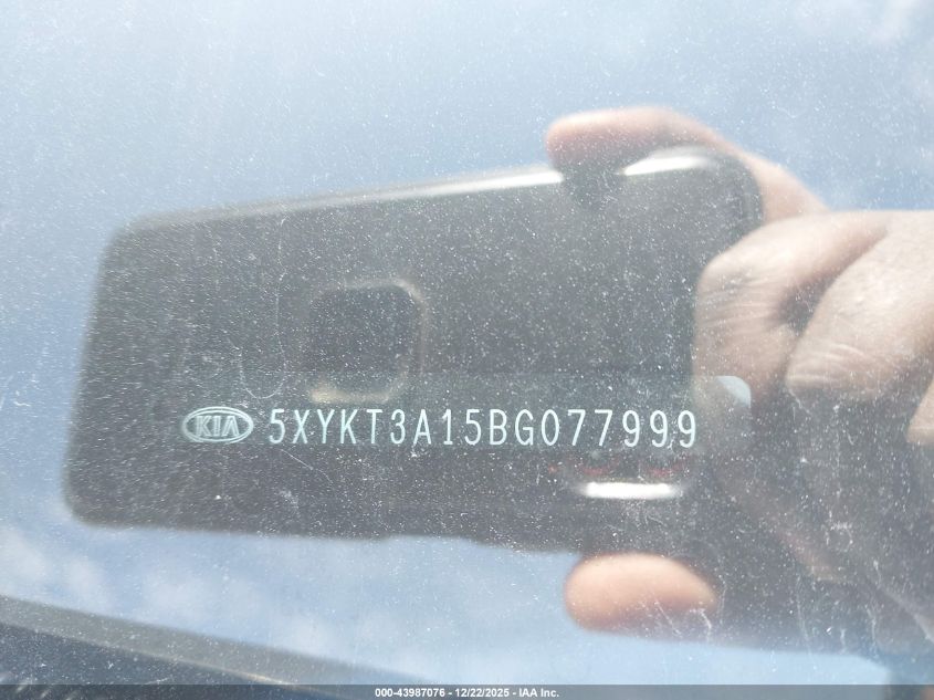 2011 Kia Sorento Lx VIN: 5XYKT3A15BG077999 Lot: 43987076