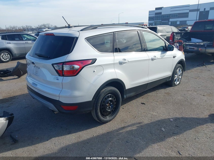 VIN 1FMCU9HD9JUB31124 2018 FORD ESCAPE SEL