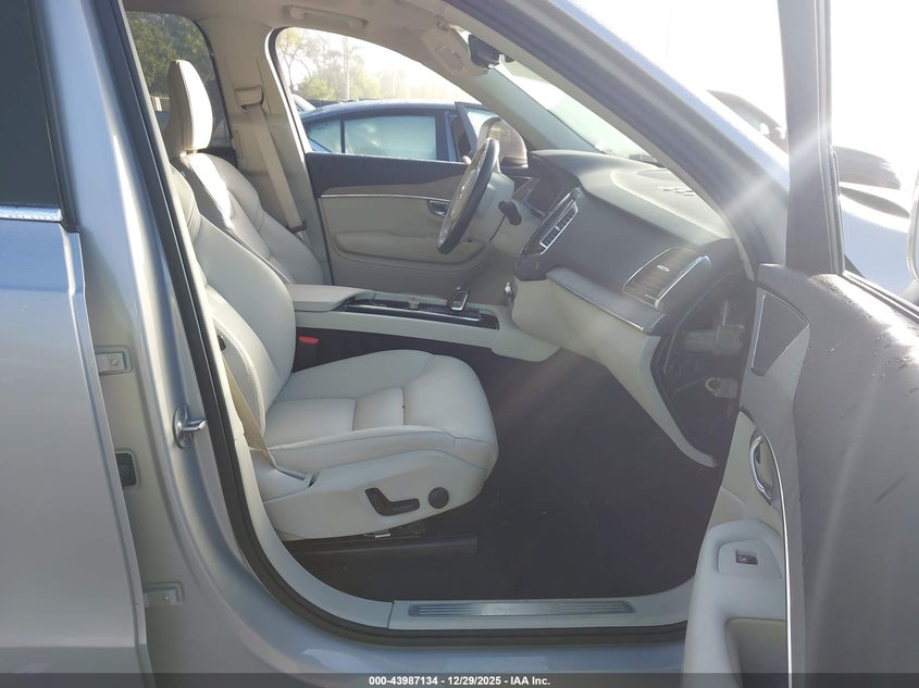 2025 Volvo Xc90 B6 Plus 7-Seater