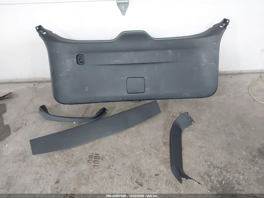 2016 Subaru Forester 2.5I Premium VIN: JF2SJADC6GH412260 Lot: 43987349