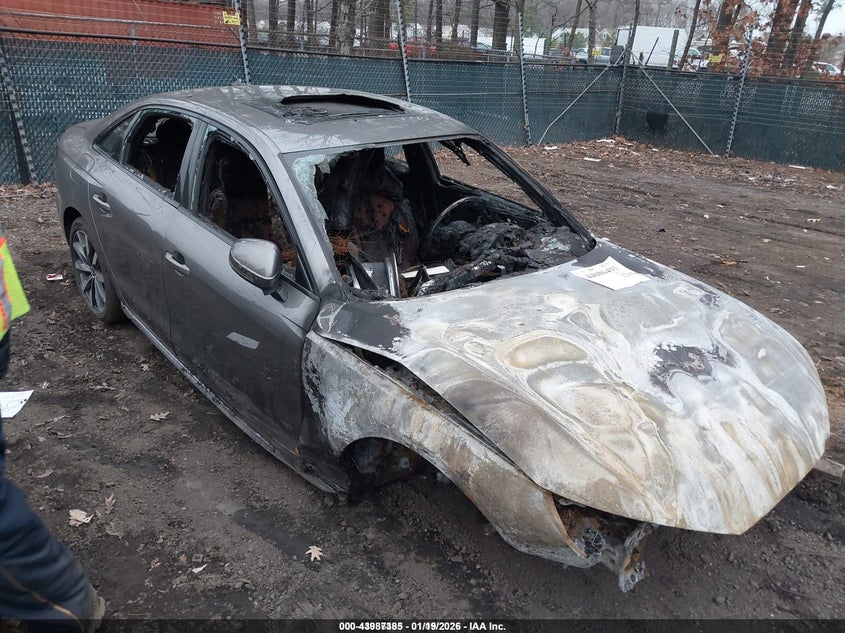 2022 Audi A4 Premium Plus 40 Tfsi Quattro S Tronic VIN: WAUBBAF40NN002390 Lot: 43987385