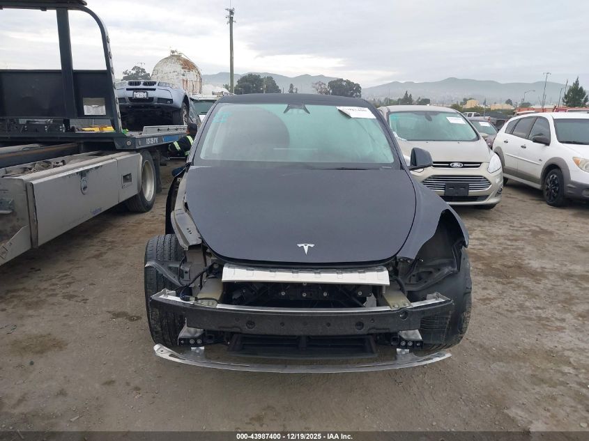 2025 Tesla Model Y Long Range Dual Motor Rear-Wheel Drive VIN: 7SAYGDED8SF279691 Lot: 43987400