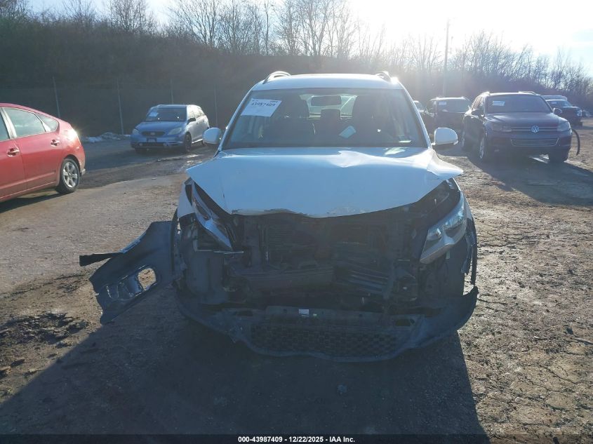 2017 Volkswagen Tiguan 2.0T/2.0T S VIN: WVGBV7AX6HK051819 Lot: 43987409