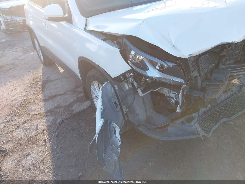 2017 Volkswagen Tiguan 2.0T/2.0T S VIN: WVGBV7AX6HK051819 Lot: 43987409