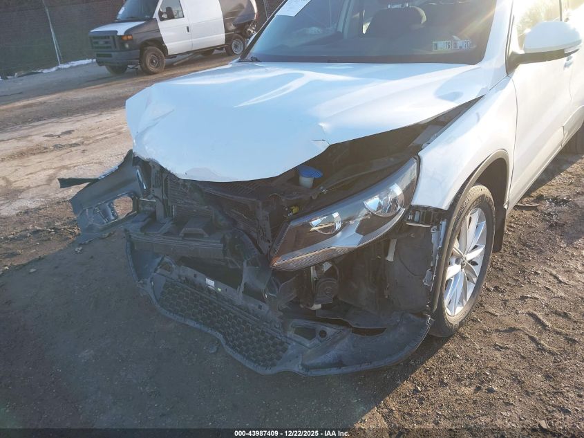 2017 Volkswagen Tiguan 2.0T/2.0T S VIN: WVGBV7AX6HK051819 Lot: 43987409