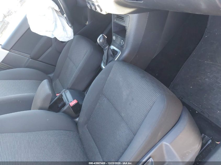 2017 Volkswagen Tiguan 2.0T/2.0T S VIN: WVGBV7AX6HK051819 Lot: 43987409