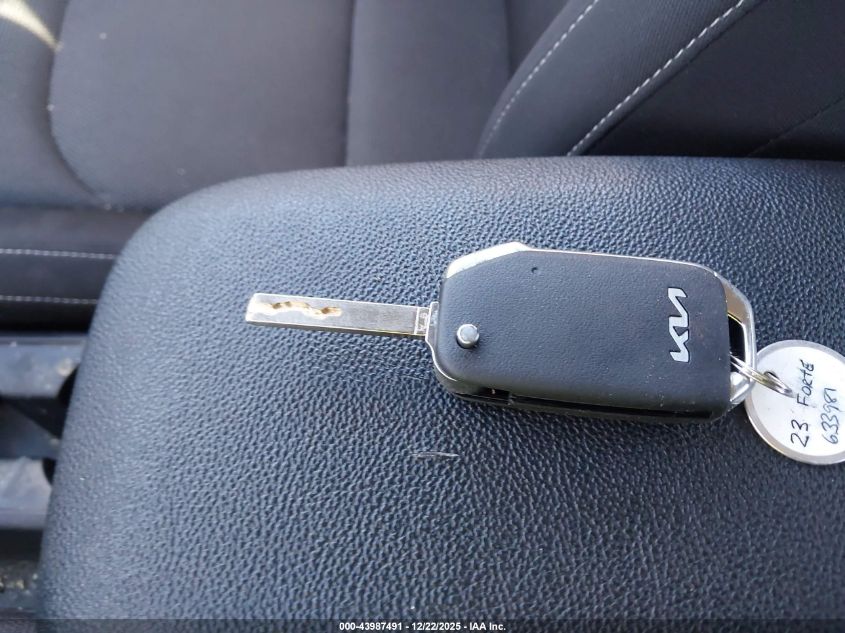 2023 Kia Forte Lxs VIN: 3KPF24AD5PE633981 Lot: 43987491