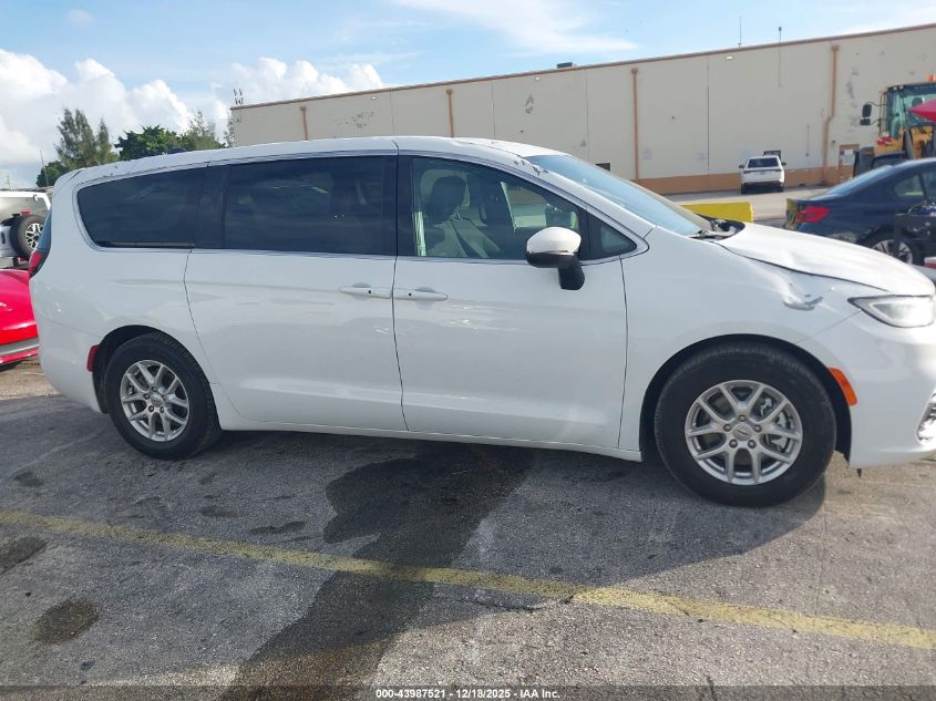 2023 Chrysler Pacifica Touring VIN: 2C4RC1FG4PR559558 Lot: 43987521