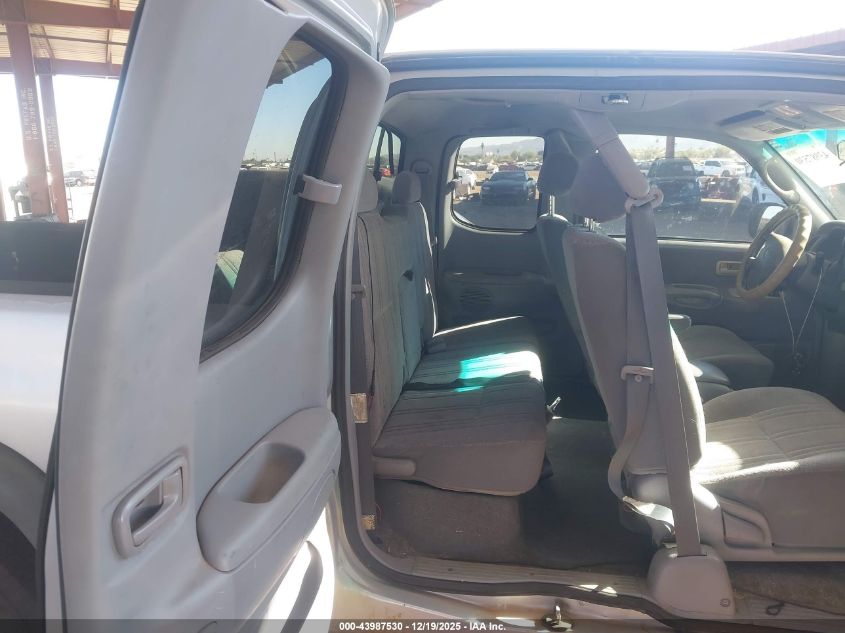 2000 Toyota Tundra Sr5 V8 VIN: 5TBRT3412YS100637 Lot: 43987530