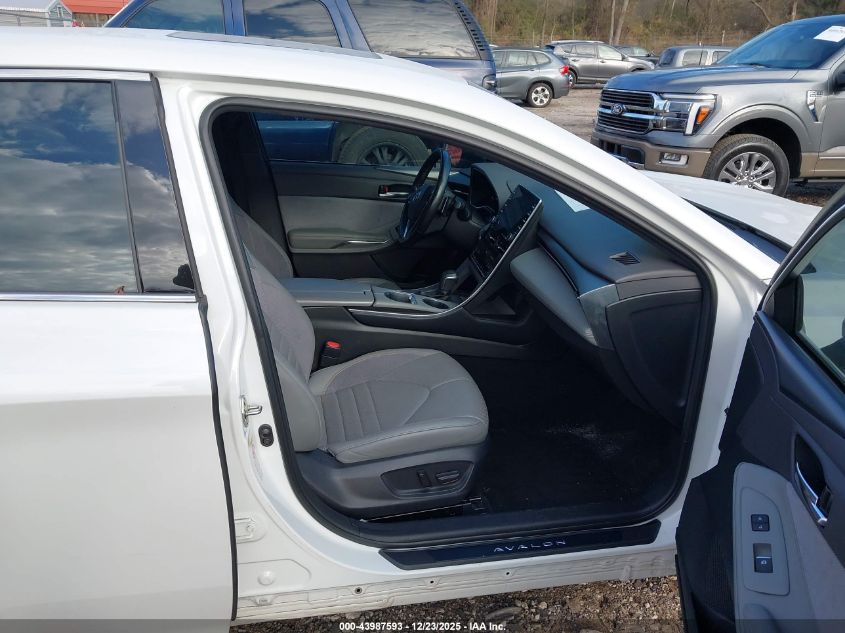 2019 Toyota Avalon Xse