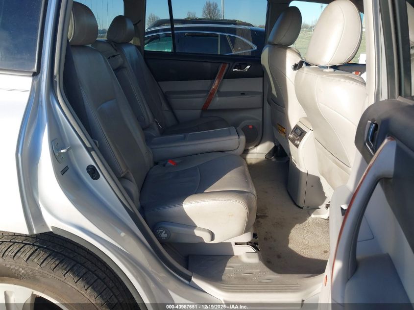 2010 Toyota Highlander Limited V6 VIN: 5TDDK3EH4AS001257 Lot: 43987651