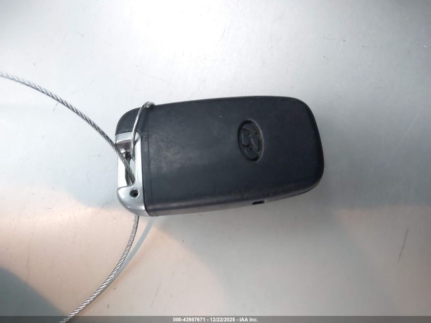 2016 Hyundai Veloster Turbo VIN: KMHTC6AE1GU284058 Lot: 43987671