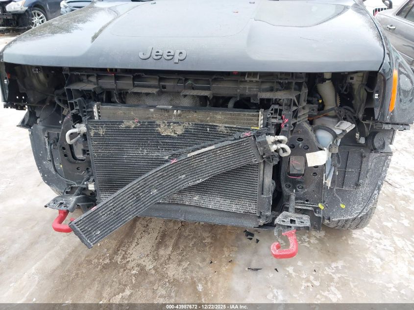 2017 Jeep Renegade Trailhawk 4X4 VIN: ZACCJBCB7HPE98688 Lot: 43987672