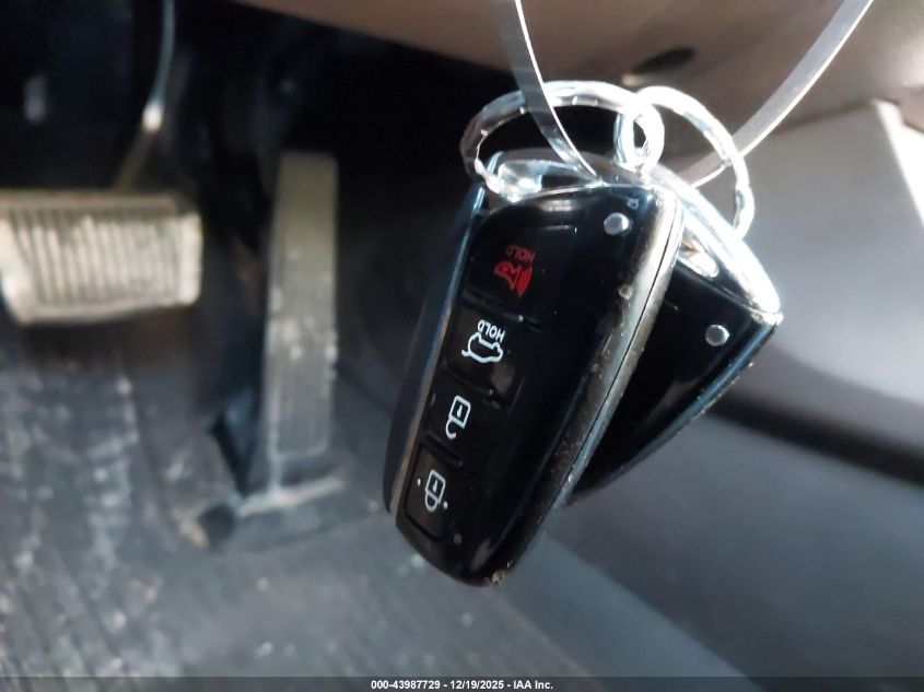 2014 Hyundai Santa Fe Sport 2.4L VIN: 5XYZUDLB0EG154984 Lot: 43987729