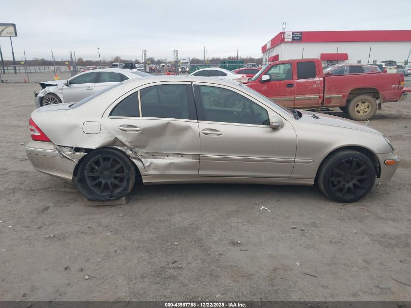 2005 Mercedes-Benz C 240 Luxury 4Matic VIN: WDBRF81J05F670100 Lot: 43987788