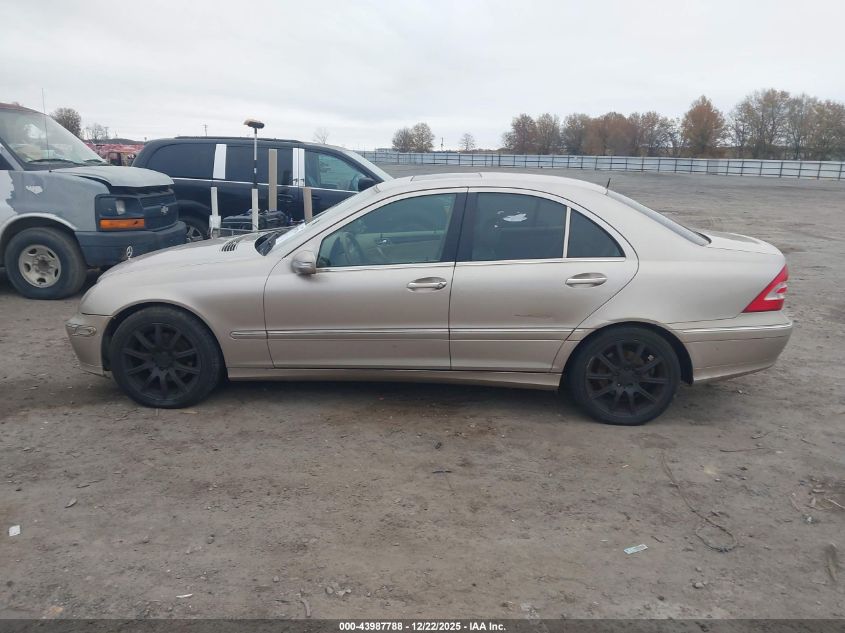 2005 Mercedes-Benz C 240 Luxury 4Matic VIN: WDBRF81J05F670100 Lot: 43987788