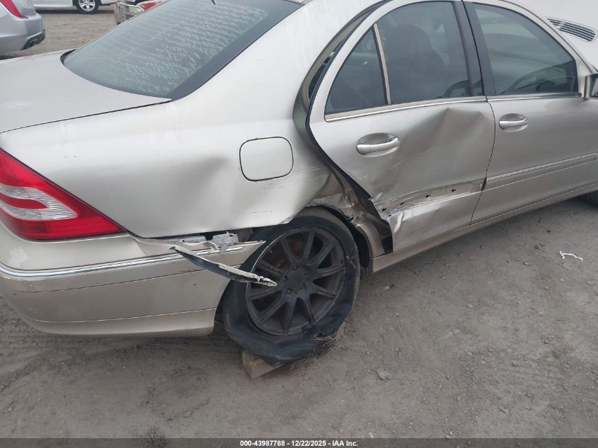 2005 Mercedes-Benz C 240 Luxury 4Matic VIN: WDBRF81J05F670100 Lot: 43987788