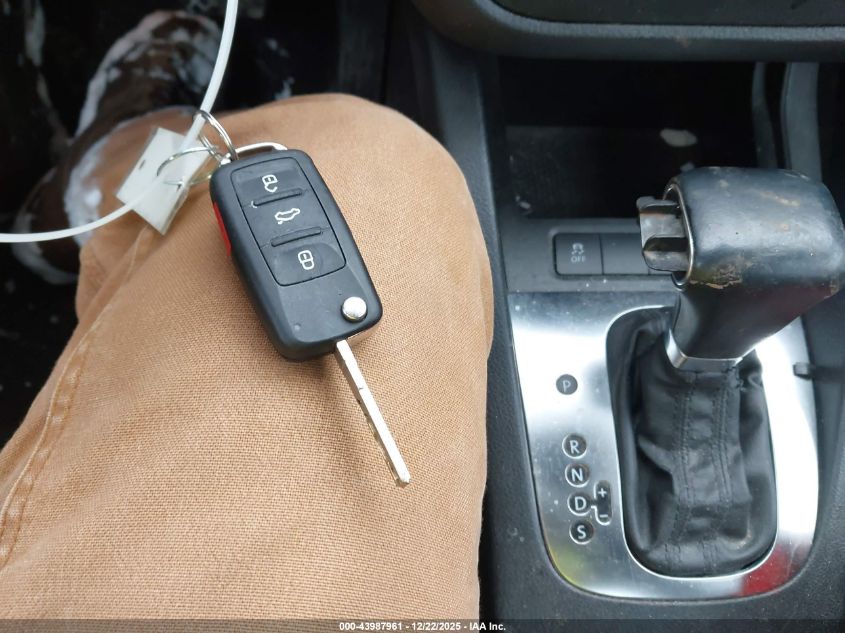 2010 Volkswagen Jetta Limited Edition VIN: 3VWRZ7AJ2AM127891 Lot: 43987961