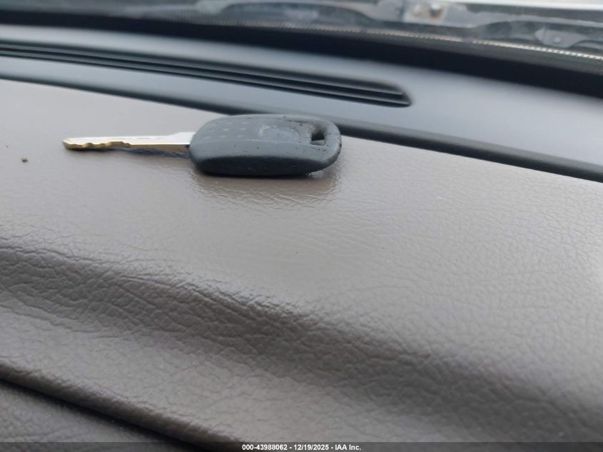 2003 Mercury Grand Marquis Gs VIN: 2MEFM74W83X642573 Lot: 43988062